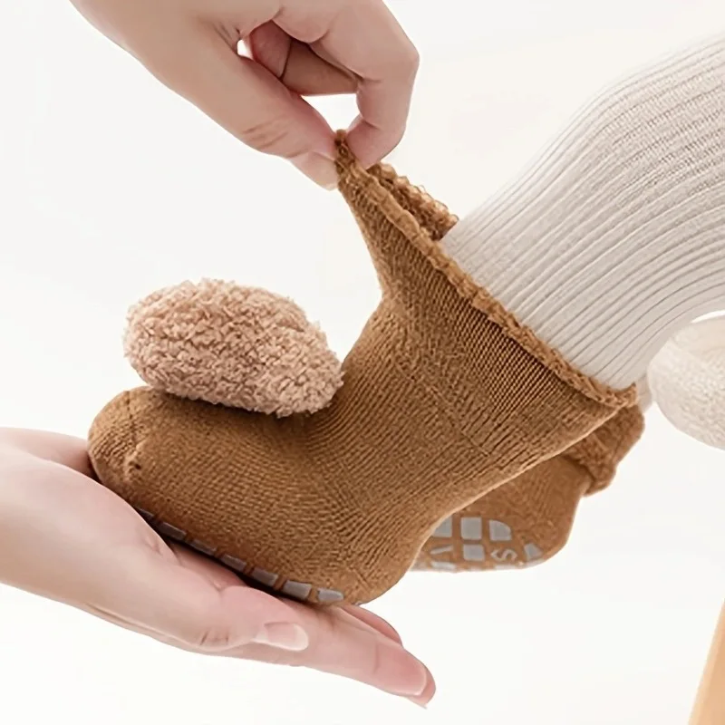 Calcetines antideslizantes de bebé con oso – Suaves y cálidos - imagen 5
