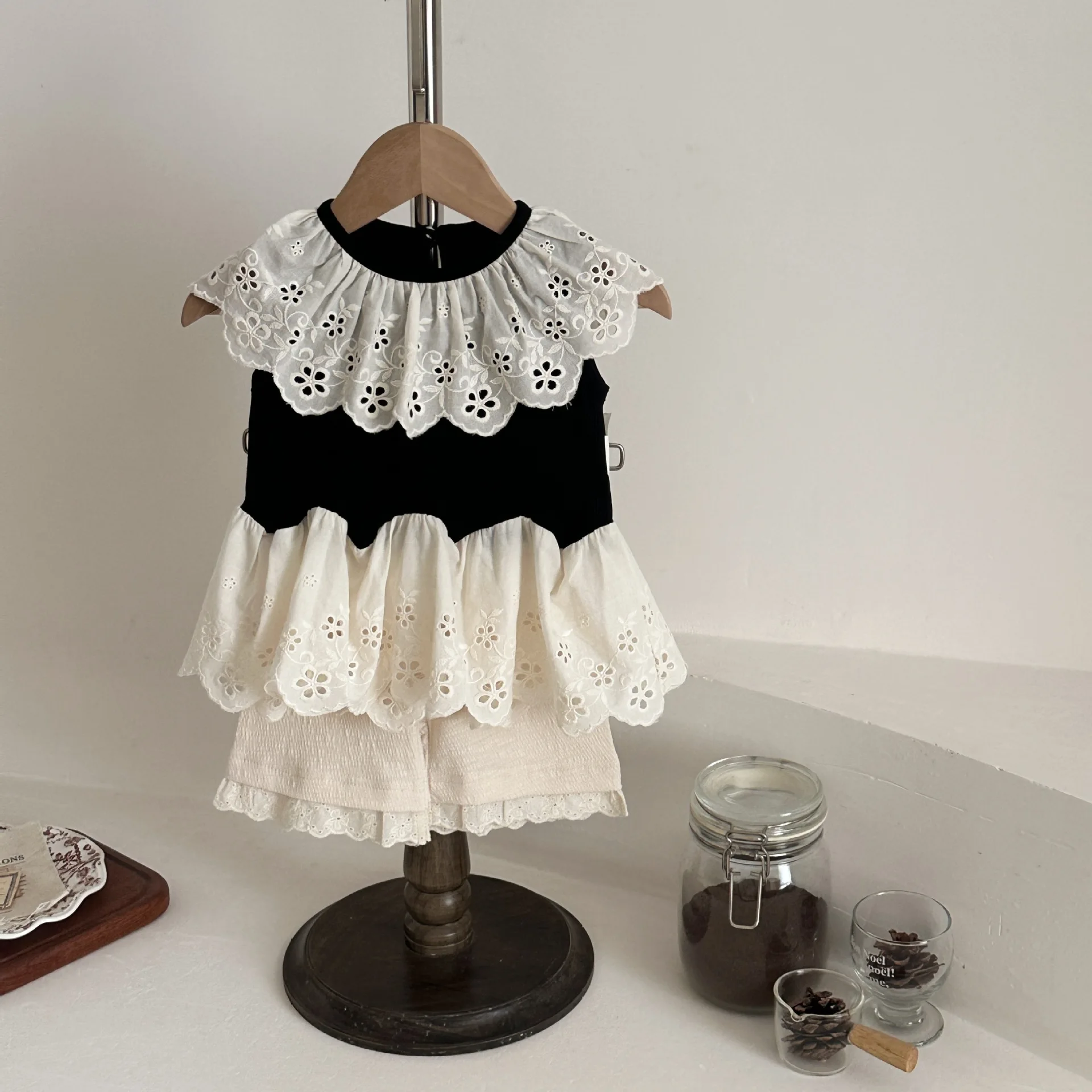 Conjunto de verano con camiseta sin mangas y pantalones cortos