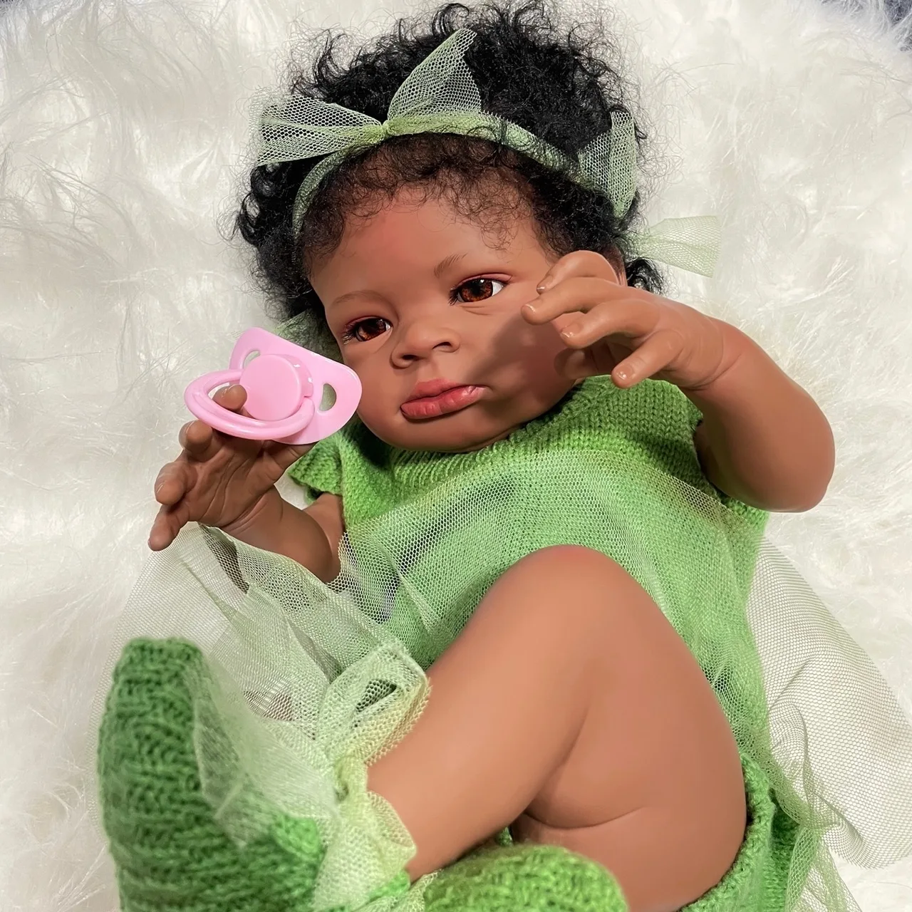 MRB Muñeca Reborn Lanny – Muñeca bebé afroamericana piel oscura coleccionable - imagen 4