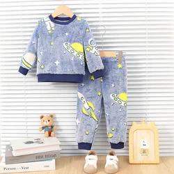 Pijama felpa suave para bebé. Cálido para otoño e invierno