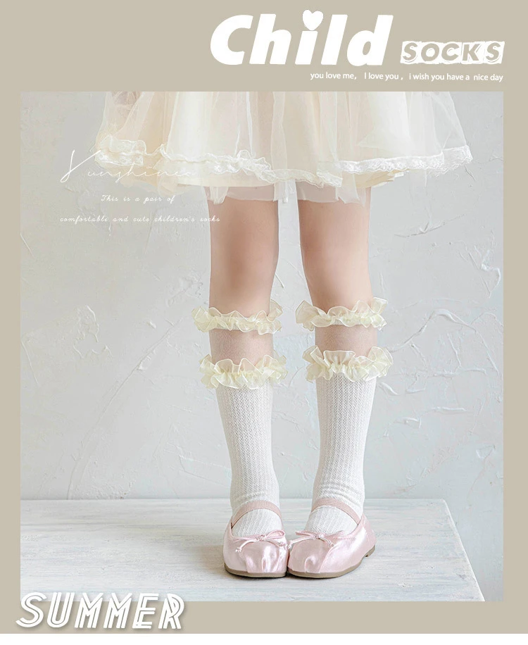 Calcetines blancos con volantes y lazo para niños