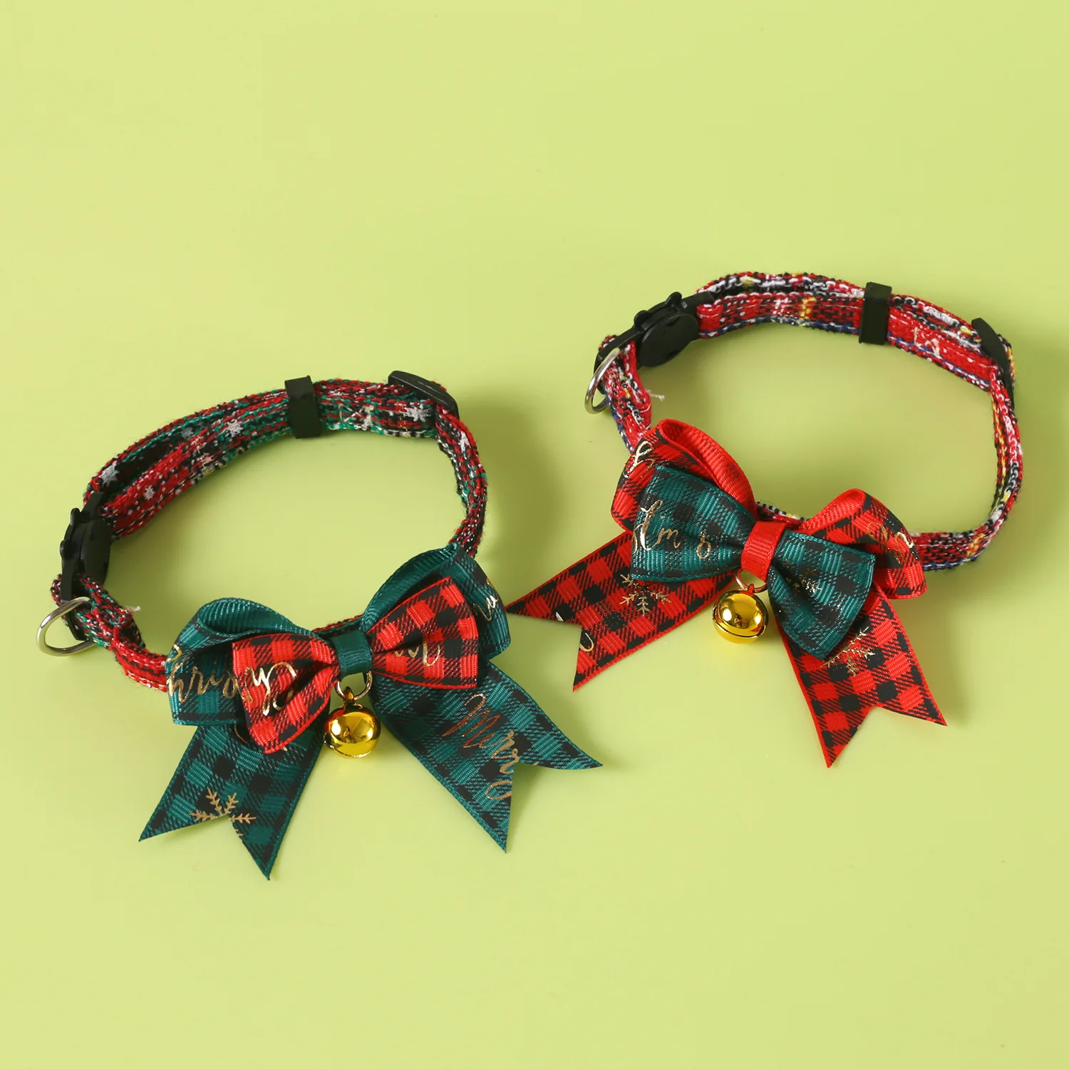 Diseño a cuadros y lazo navideño