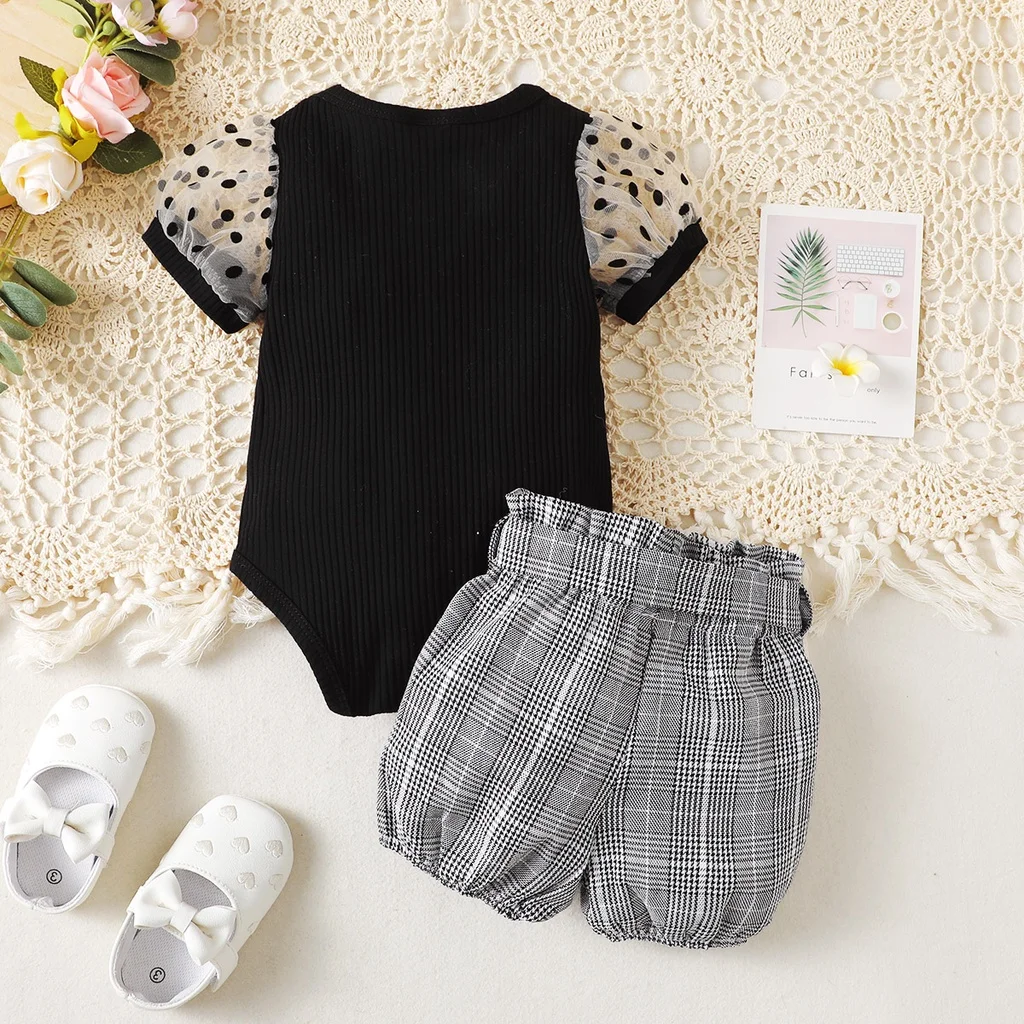 Conjunto bebé recién nacido: mono corto y pantalones a cuadros - imagen 2