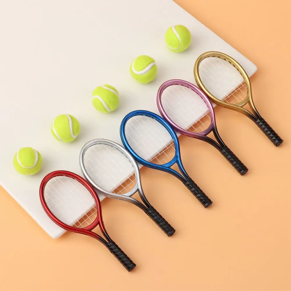 Raqueta de tenis mini con pelota para casa de muñecas - imagen 2