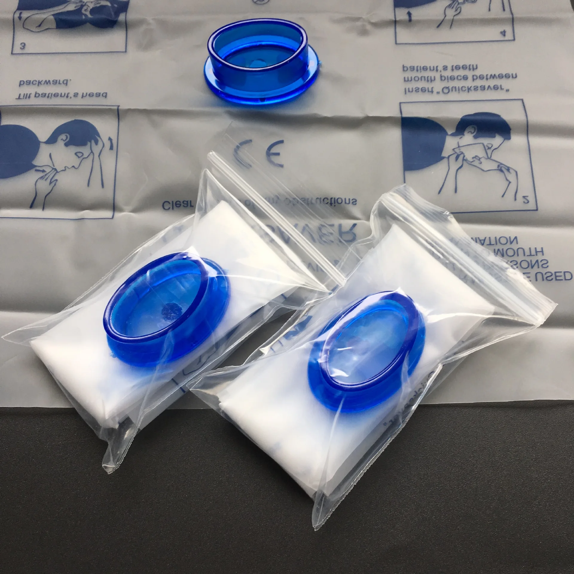 Detalle de la válvula unidireccional y bordes sellados