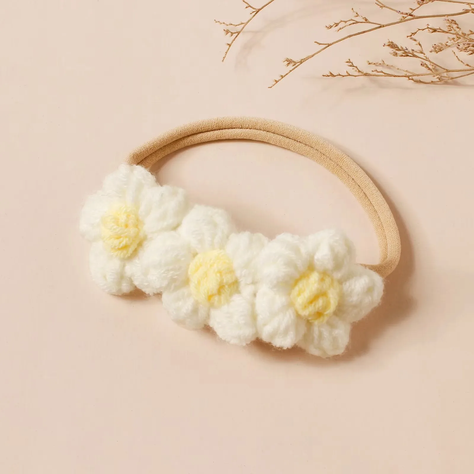 Diadema de lana con flores para bebé – Ganchillo suave - imagen 3