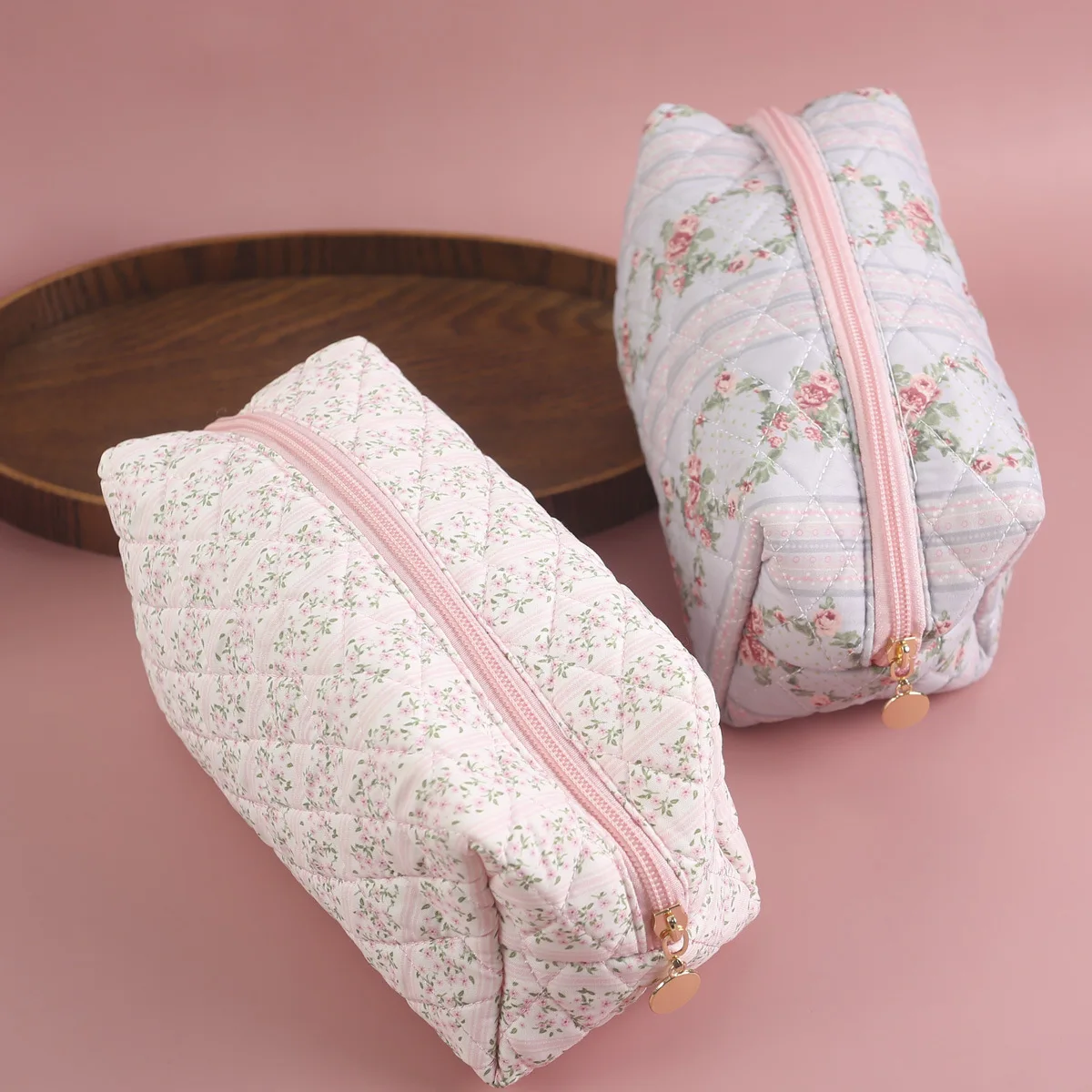 Bolsa de cosméticos viaje acolchada con flores – Estética