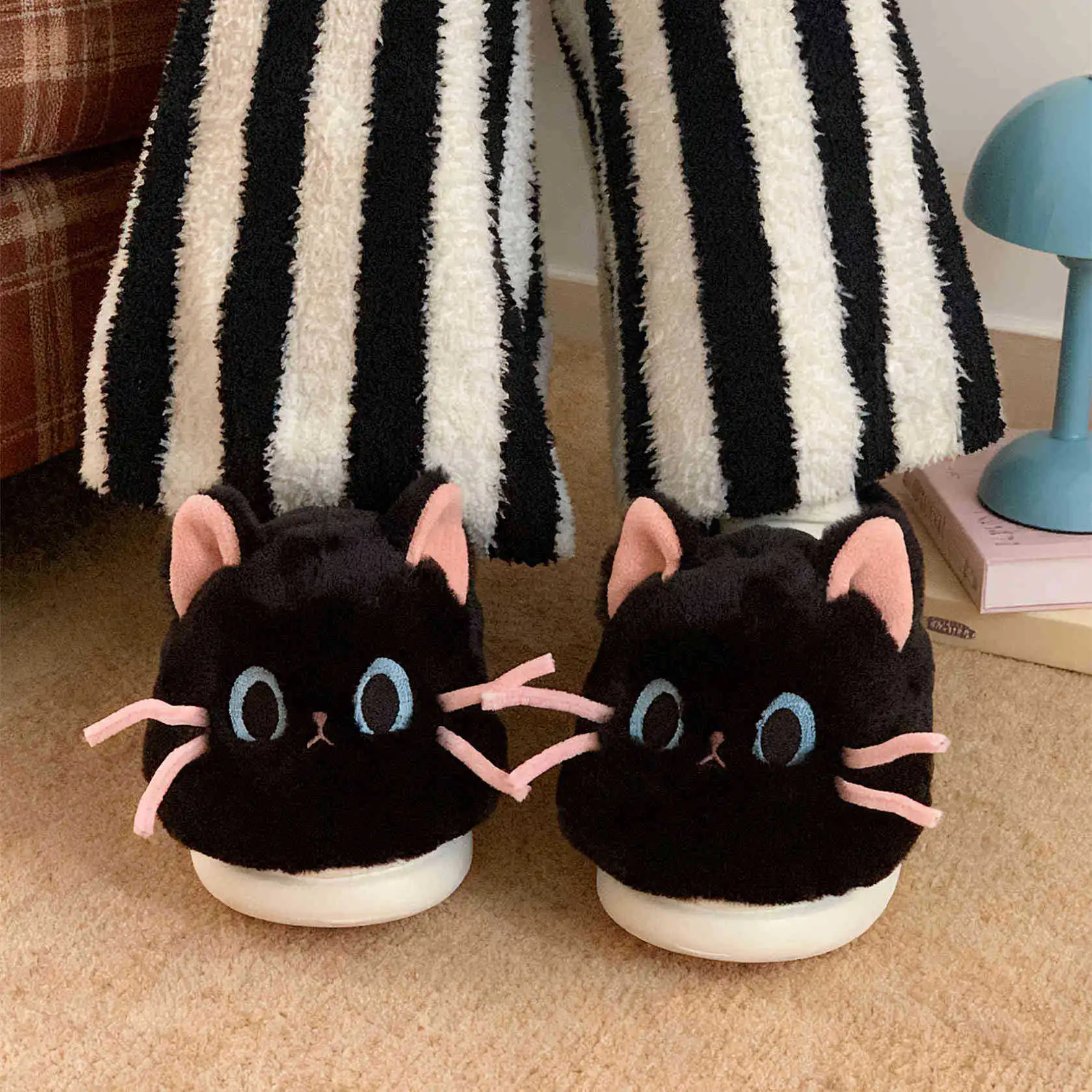 Pantuflas con diseño de gato para niños – Suaves y comodas - imagen 2