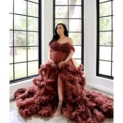 Vestido de maternidad cruzado fluido para sesión fotográfica