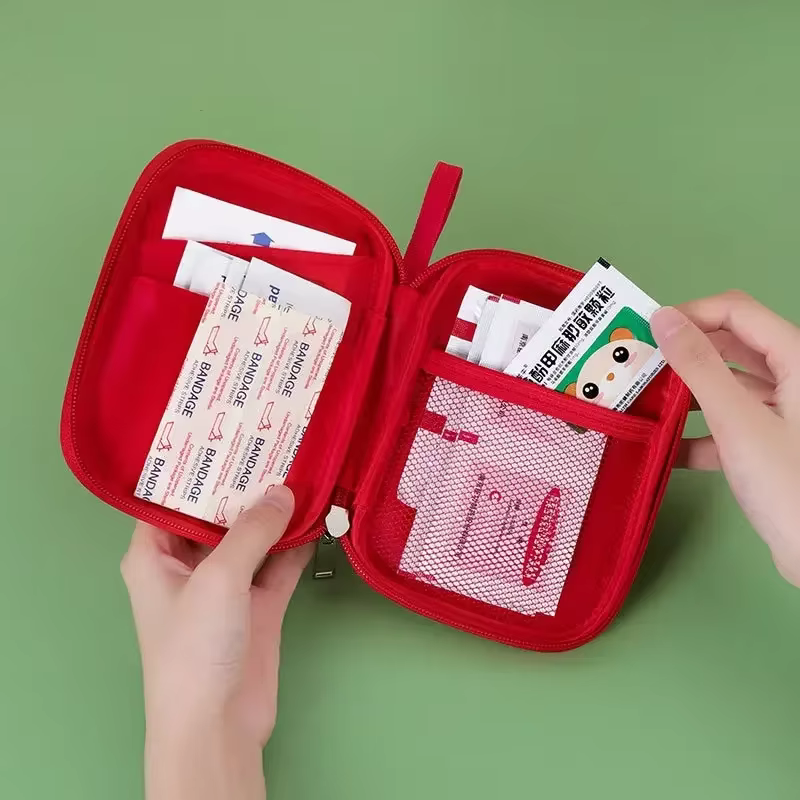 Neceser botiquín infantil portátil para viaje - imagen 3