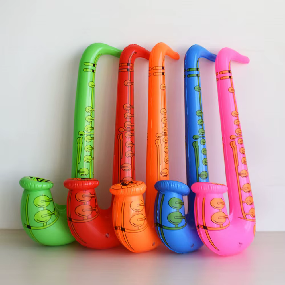 Saxofón inflable de colores