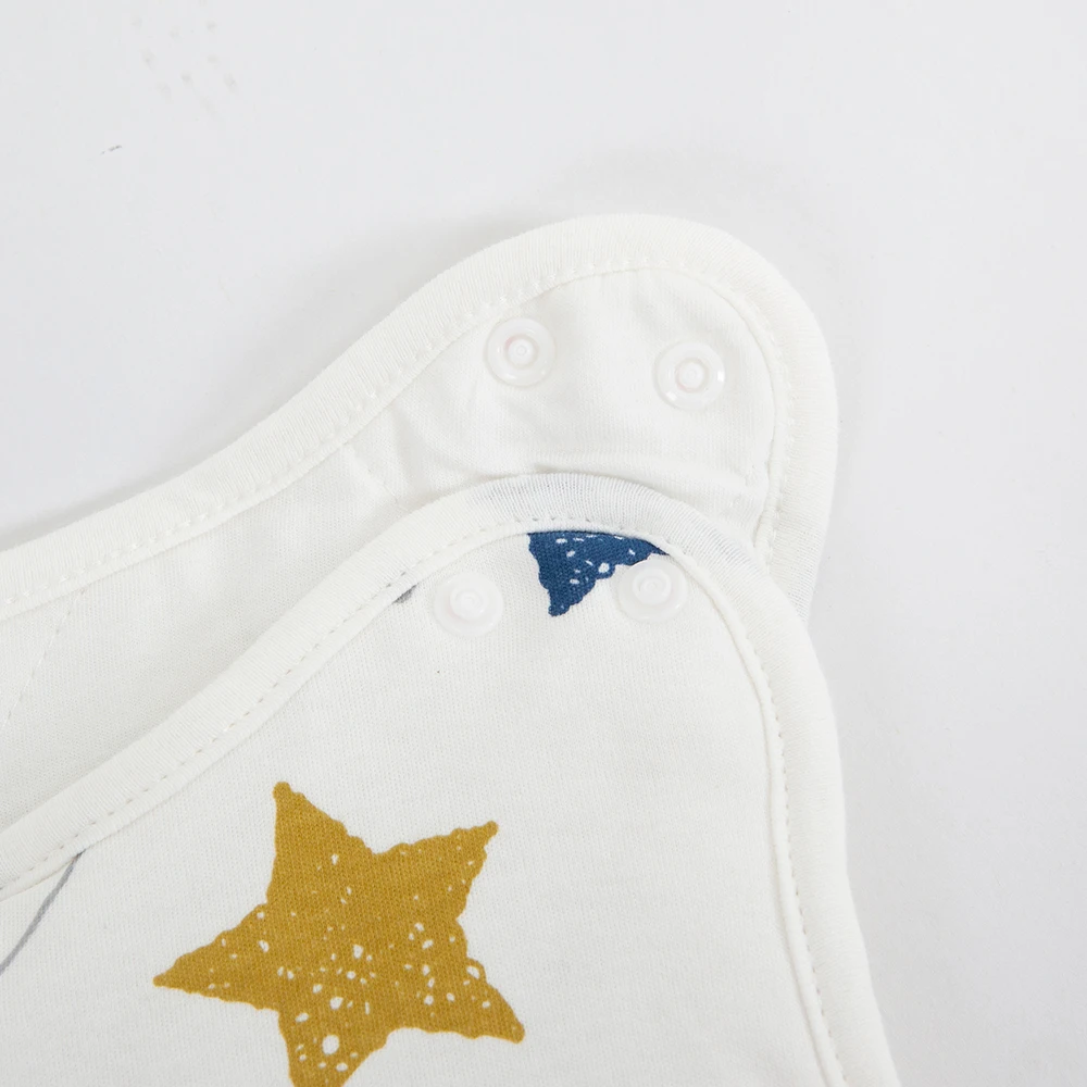 Saco de dormir antipatadas sin mangas en otoño con estrellas azules