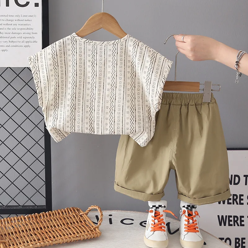 Conjunto bebé verano: camiseta y pantalón corto a rayas onduladas - imagen 4