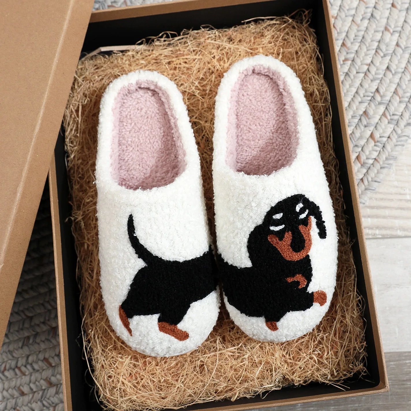 Pantuflas de casa peludas bordadas para invierno – unisex - imagen 5