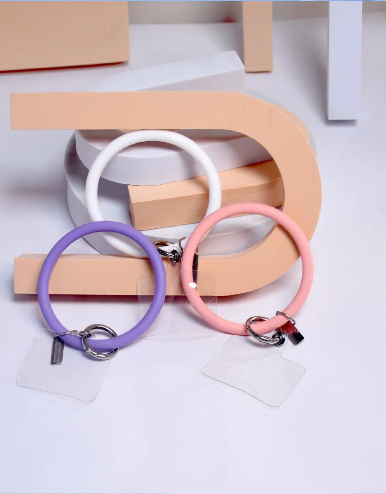 pulsera transparente con detalle Love