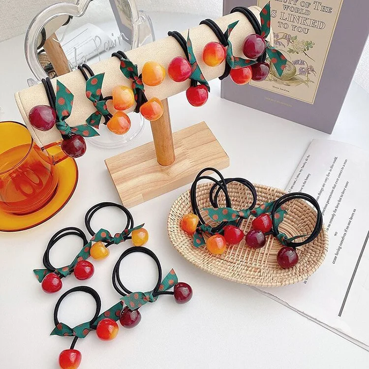 Anillo de cuero cereza para pelo infantil – diseño exclusivo - imagen 2