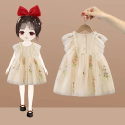 Departamento Mori vestido de tul con bordado floral para niña