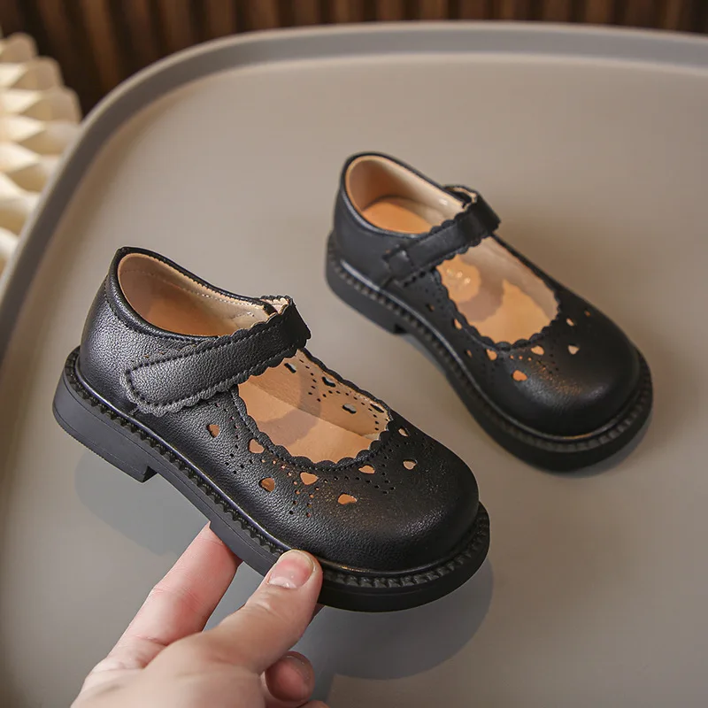 Zapatos de cuero para niña con suela flexible y calado - imagen 4