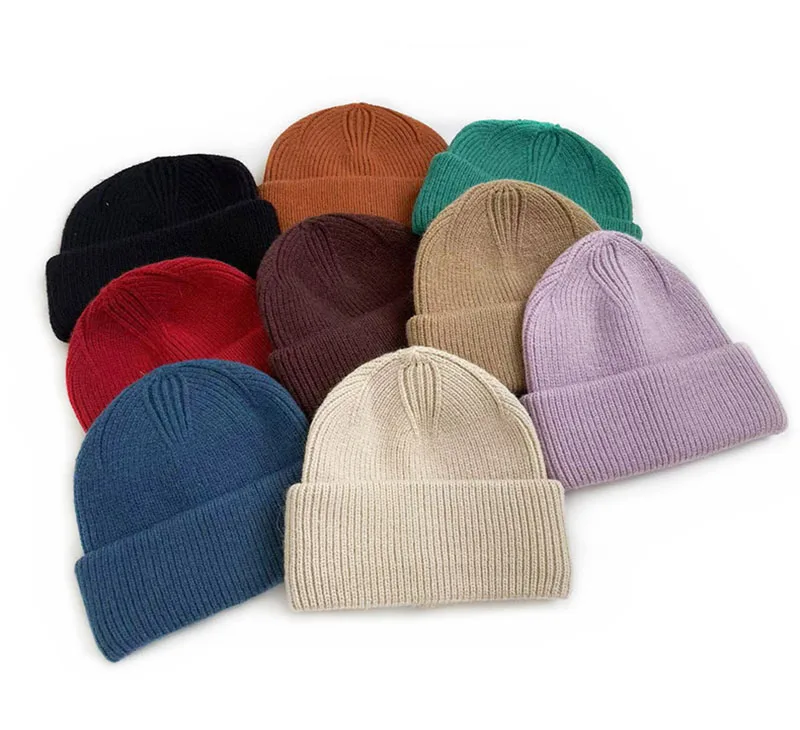Detalle del gorro de punto para niños