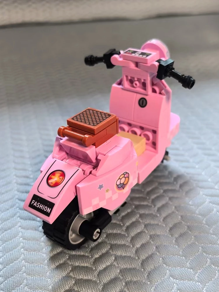 Motocicleta de bloques en amarillo