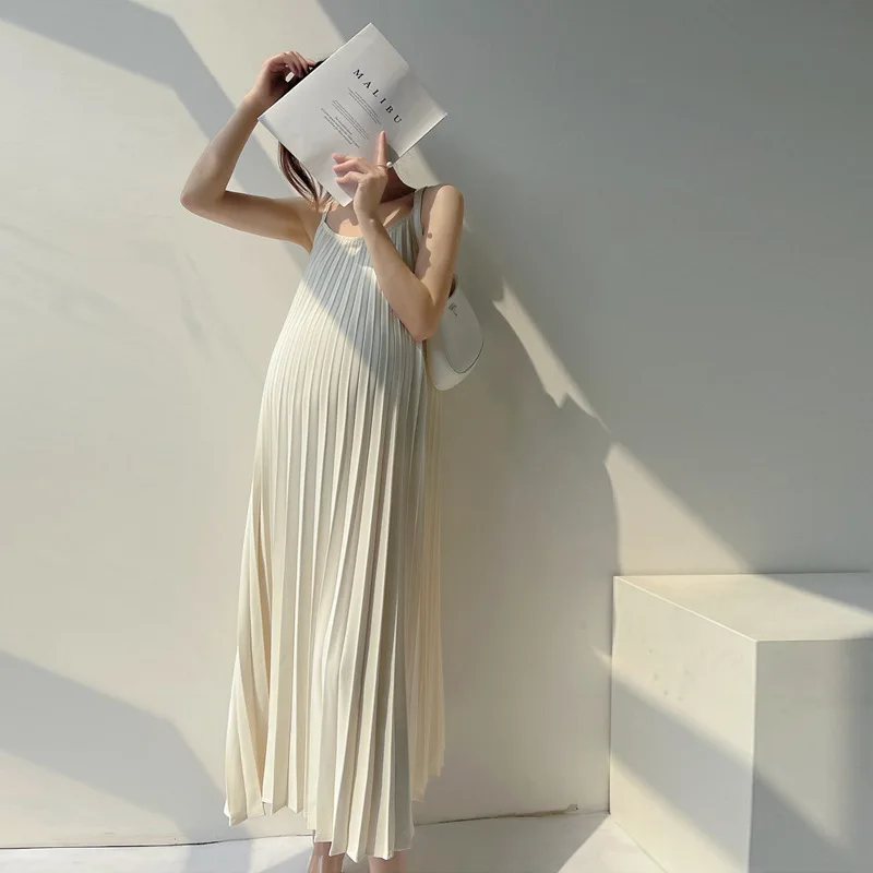 Vestido de embarazo plisado en gasa con cinturón beige-rosa - imagen 5