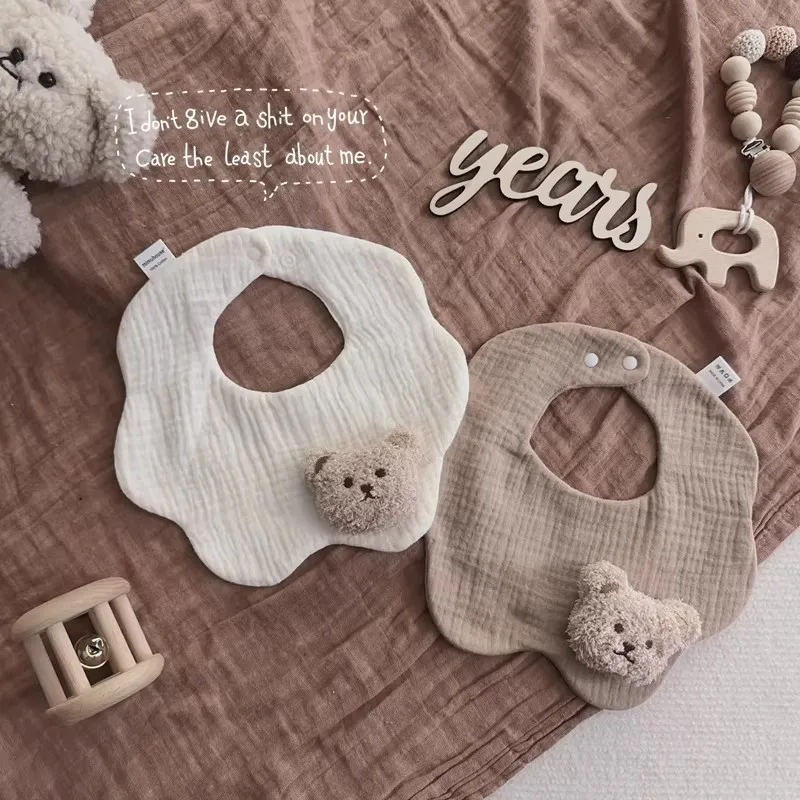 Babero bandana de gasa para bebé con muñeca y dentición - imagen 4