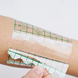 Parches adhesivos para heridas en niños