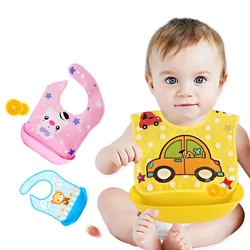 Babero impermeable suave para bebé – Estampado infantil