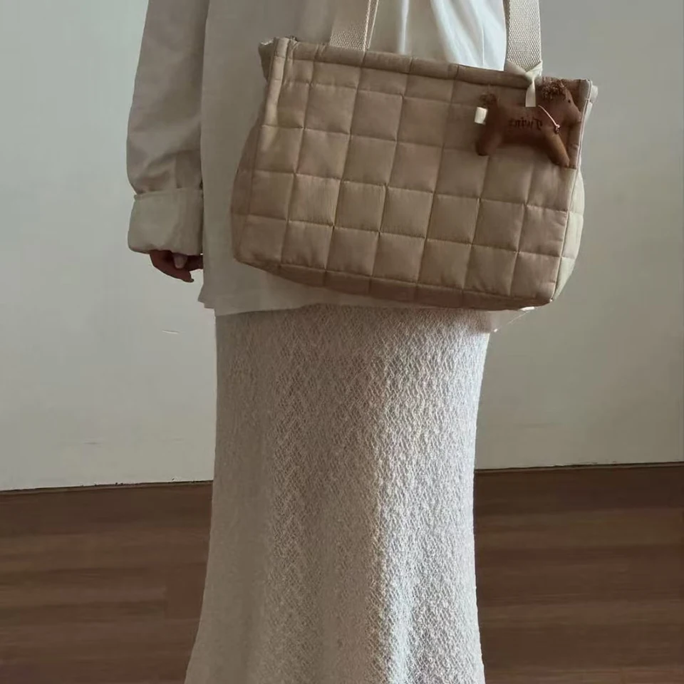 Colores disponibles: beige y camello