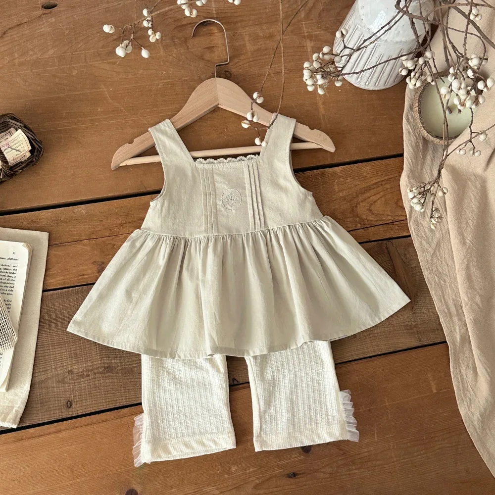 MILANCEL Blusa de bebé sin mangas con flores bordadas - imagen 3