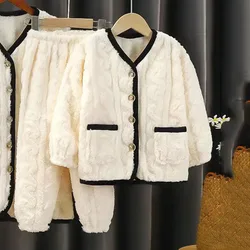 Pijama de felpa gruesa estilo minimalista para niña