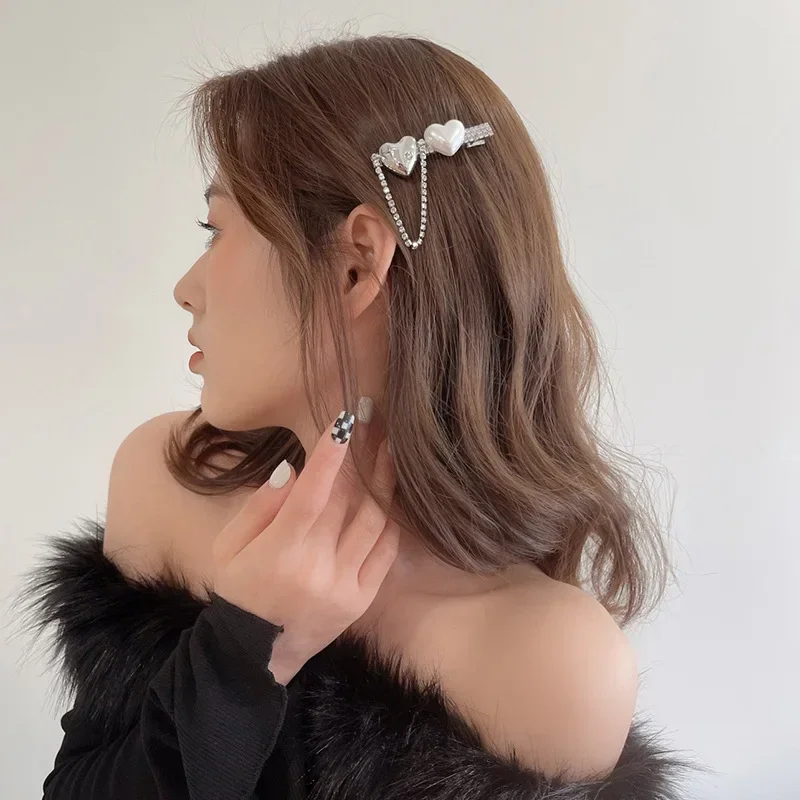 Diadema con corazón plateado – Diseño moderno para niña - imagen 3