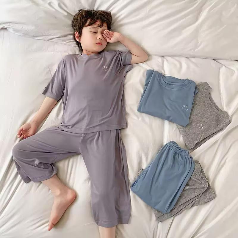 Conjunto pijama sencillo color sólido