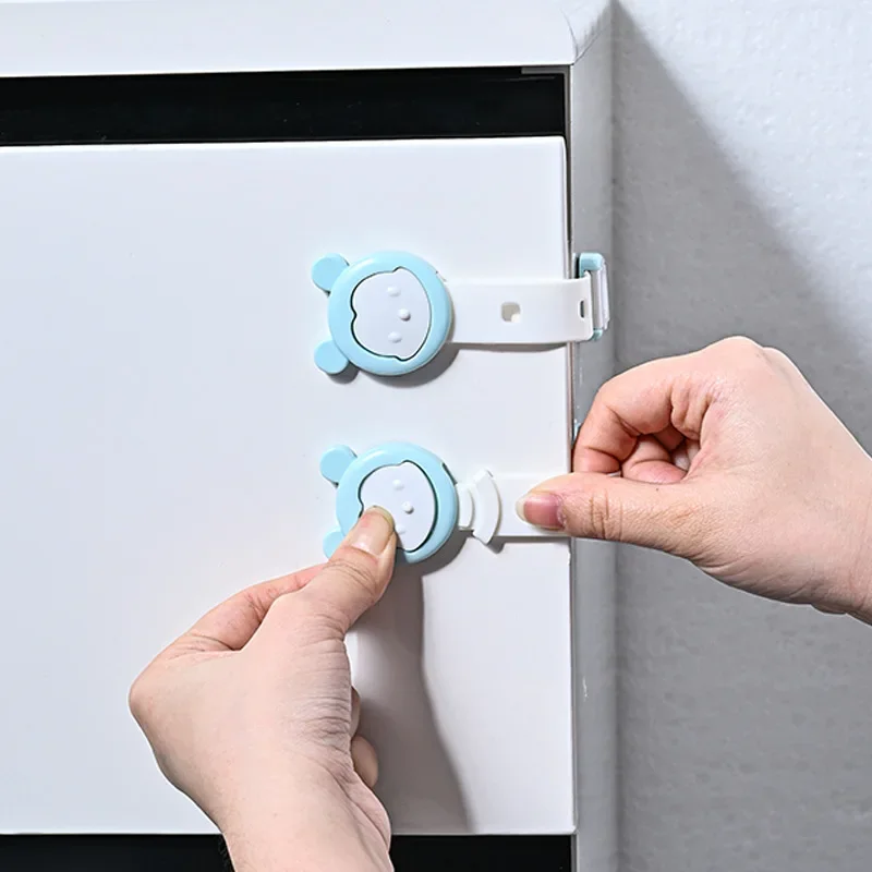 Cerradura de seguridad para niños con protector de plástico