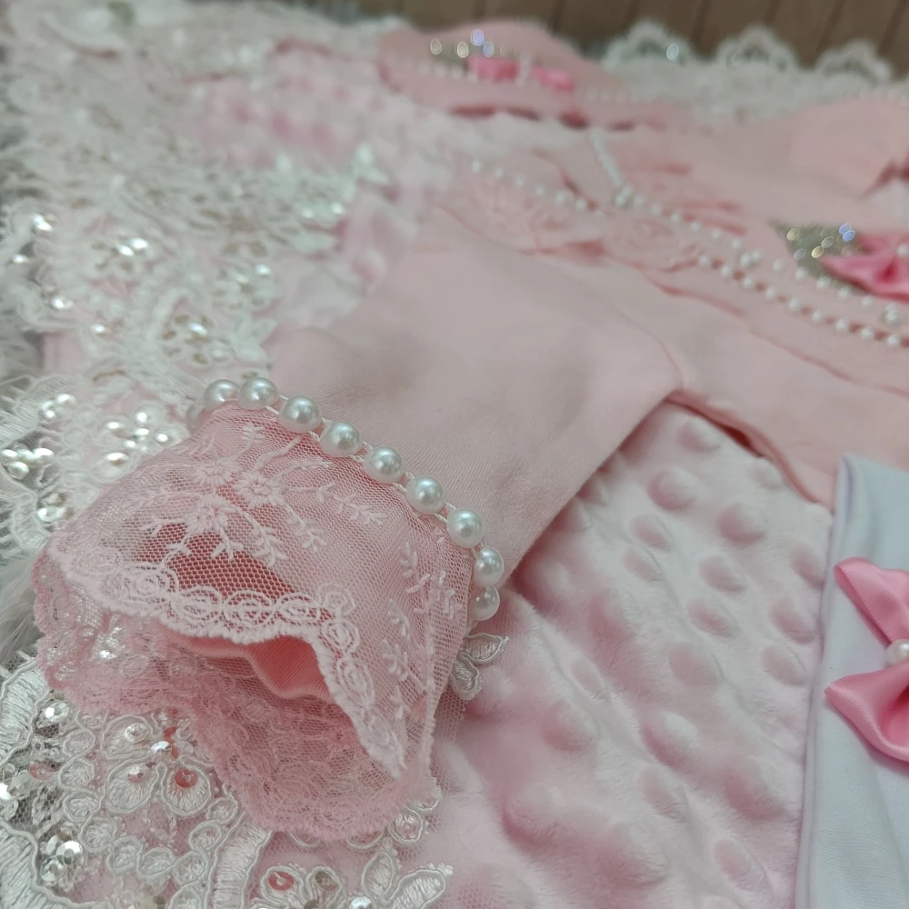 Conjunto de recién nacido niña en encaje y tul con capa boho - imagen 2