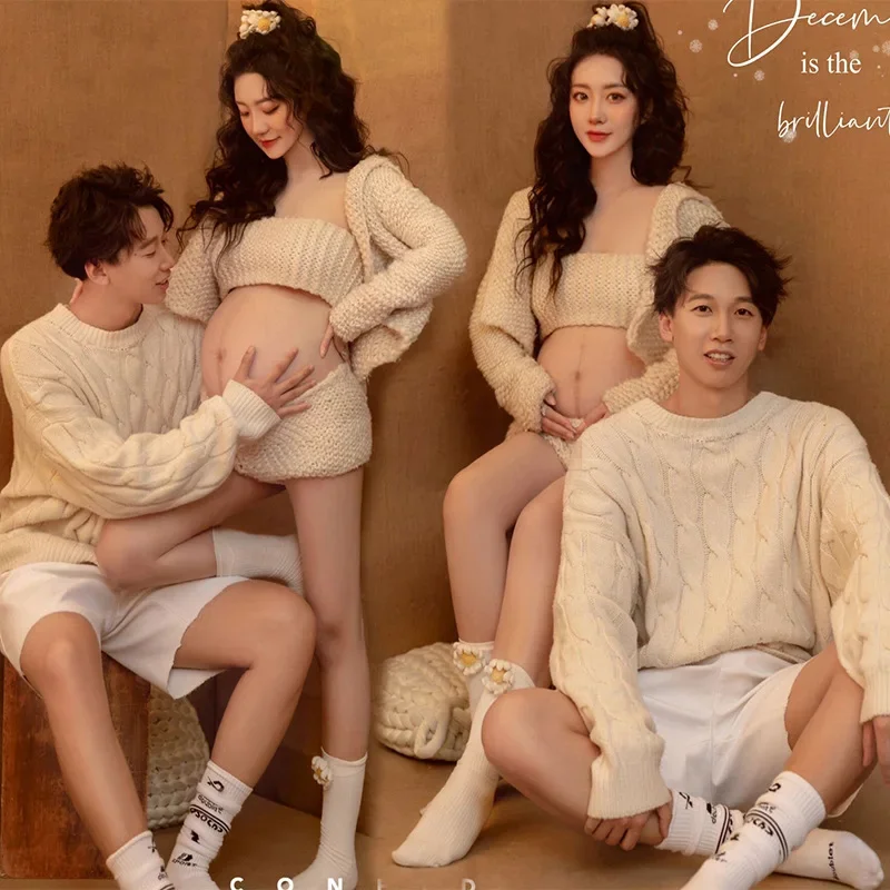 Conjunto completo de ropa de maternidad en tono blanco para sesión fotográfica