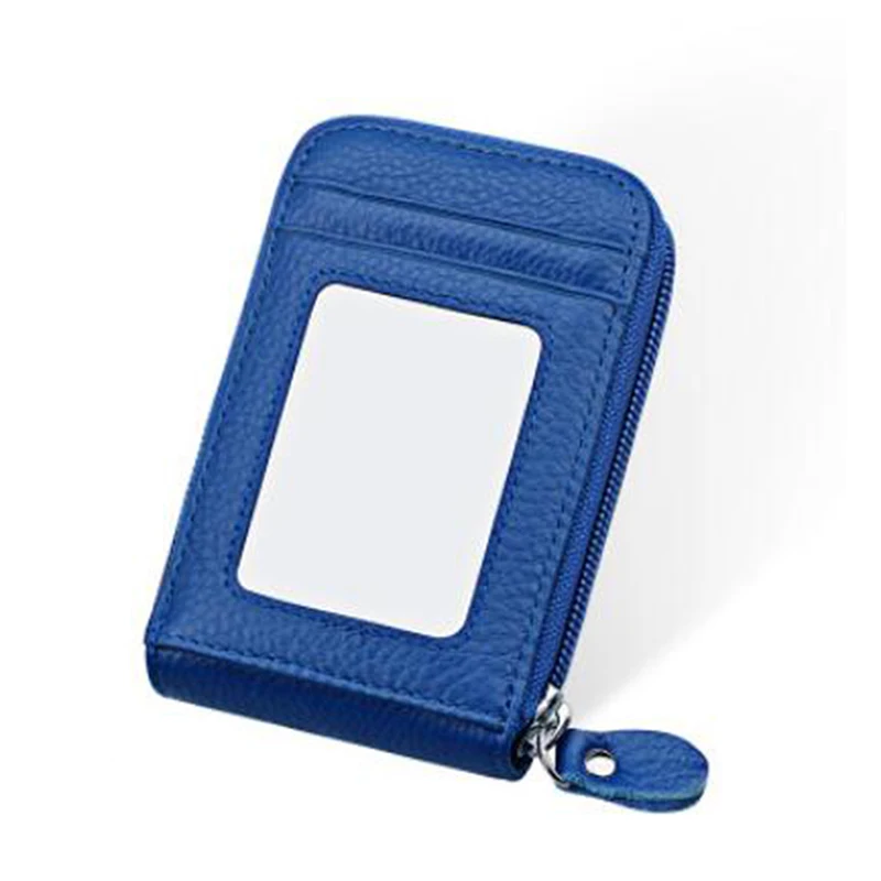 Imagen lateral mostrando el perfil delgado de la cartera cuando está cerrada
