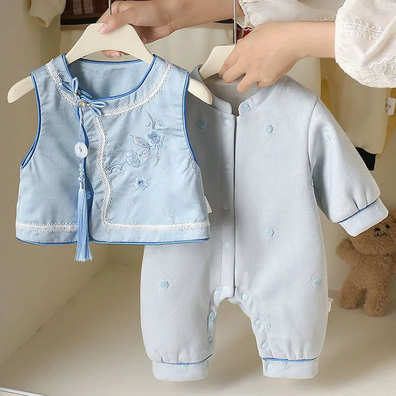 Conjunto de bebé bordado estilo chino – top y pelele azul - imagen 5