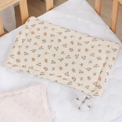 Almohada antivómitos plana de terciopelo para recién nacido–dibujos