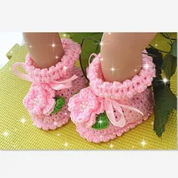 Zapatos de bebé de ganchillo a mano con perlas y flor para niña recién nacida