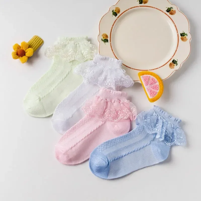 Calcetines niña de algodón con encaje y volantes blancos transpirables