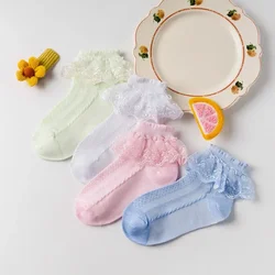 Calcetines niña de algodón con encaje y volantes blancos transpirables