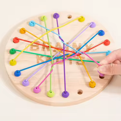 Juego de mesa sensorial con nudos de cuerda para niños