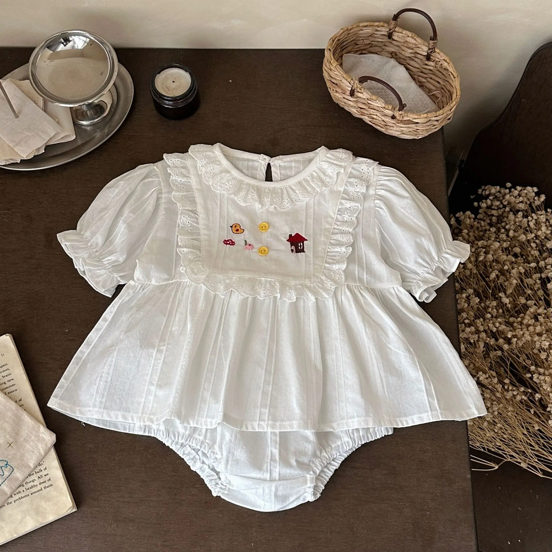 Conjunto de niña con tops bordados y blúmer - imagen 5