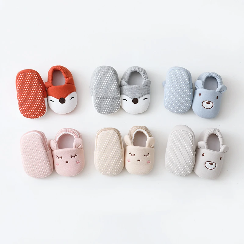 Botines de bebé con patrón de animales