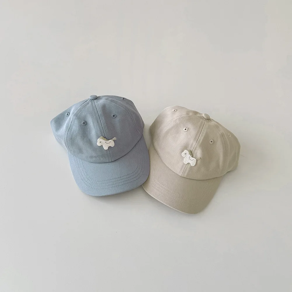 Gorra infantil con diseño animado