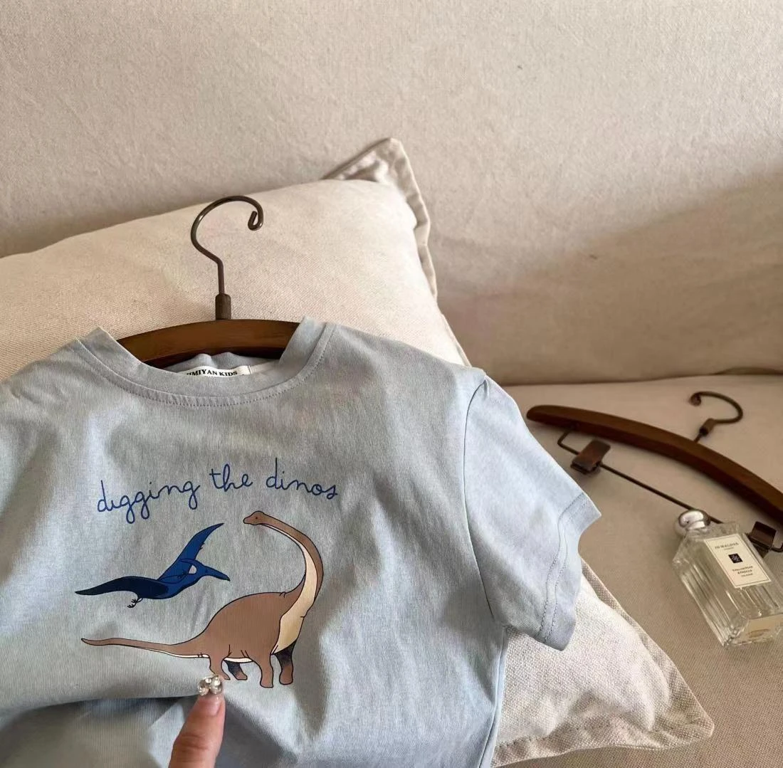 Camiseta estampada de manga corta con cuello redondo