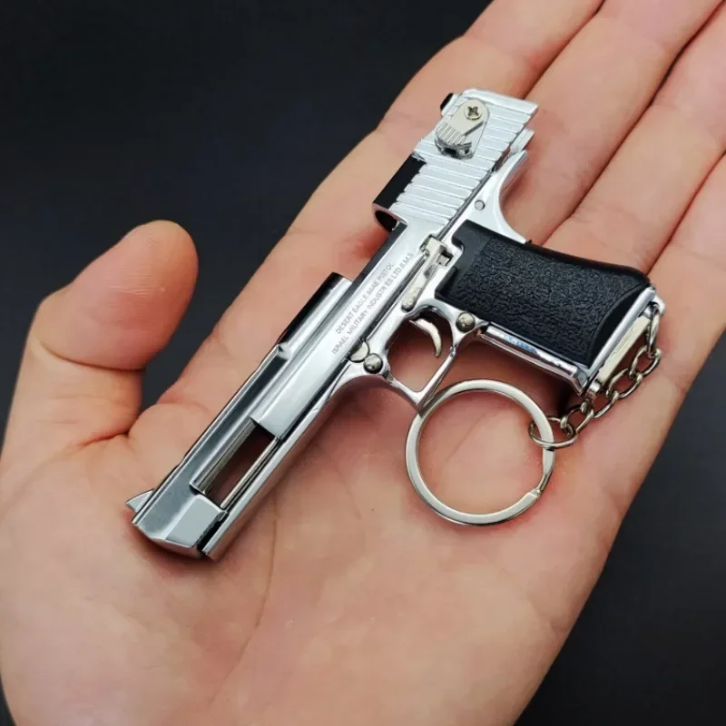 Pistola de juguete de metal a escala 1:3 - llavero de coleccion PUBG - imagen 4