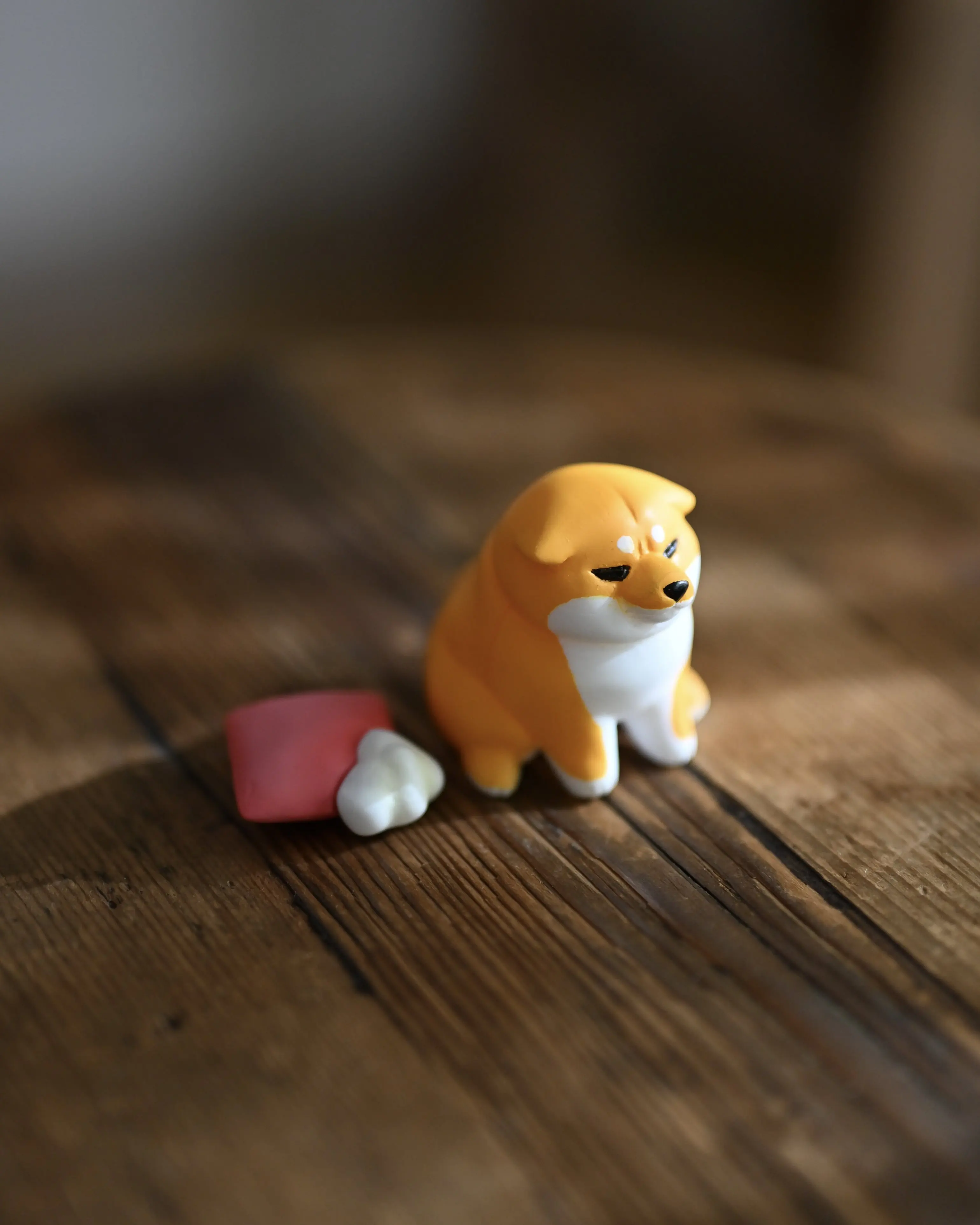 Figura de juguete Shiba Inu travieso con accesorios para baño - imagen 5