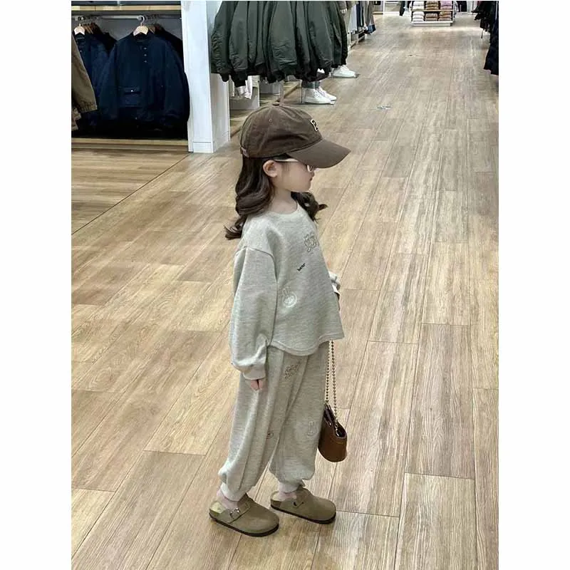 Conjunto deportivo holgado para niña con dibujos y color sólido - imagen 3